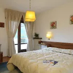 Hotel Corona فندق 3*