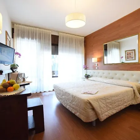 Hotel Corona Hotel