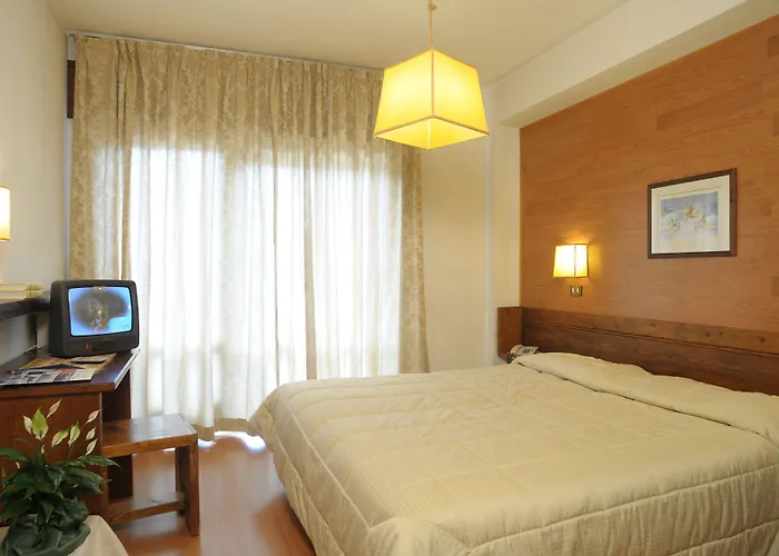 Hotel Corona Hotel 3*