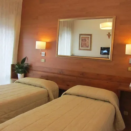 Hotel Corona Otel 3*