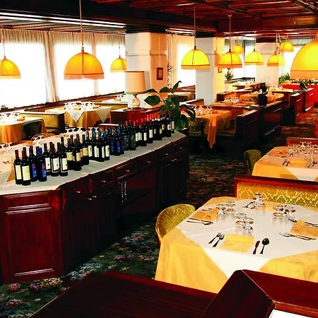 Hotel Corona